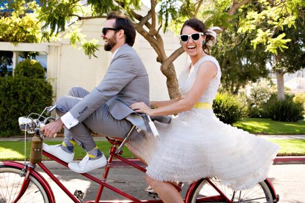Свадебная фотосессия на велосипеде.