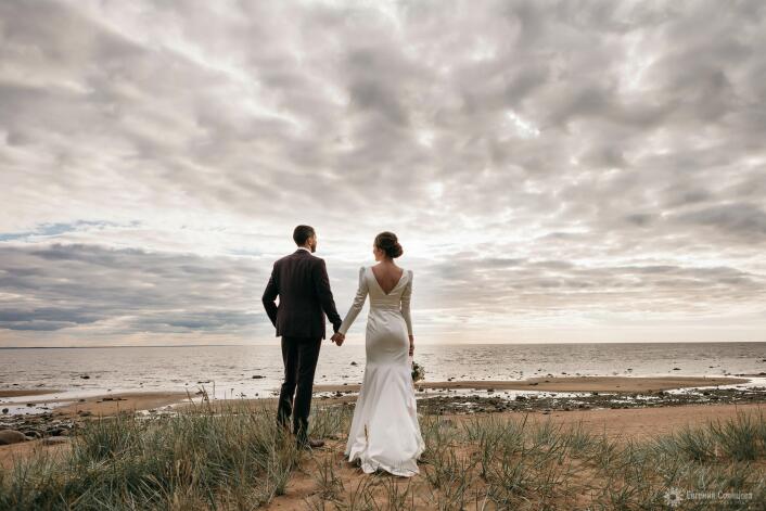 свадебное платье в стиле минимализм: тренды 2026