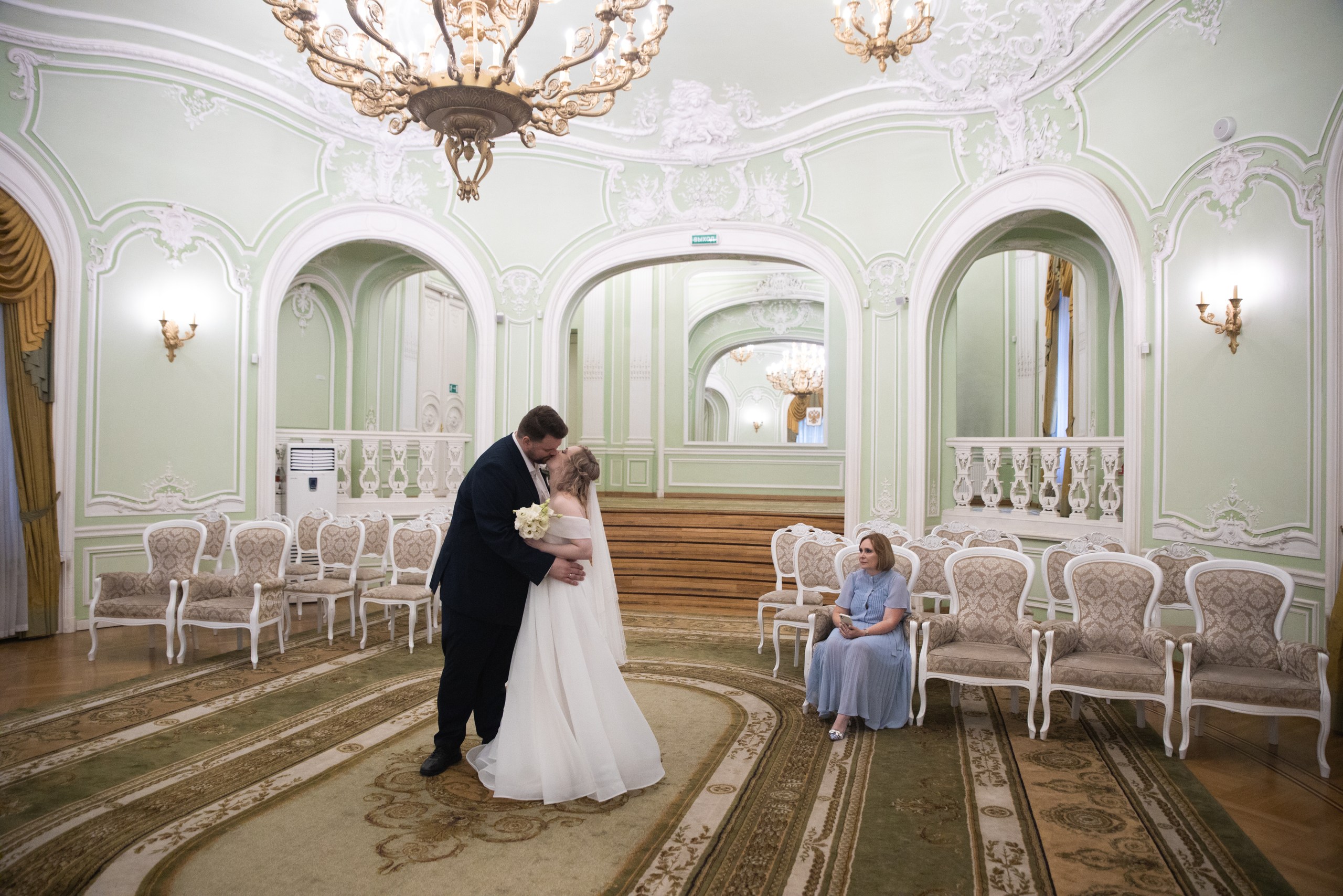 Әйелдер үстемдігі белдіктегі порно видео